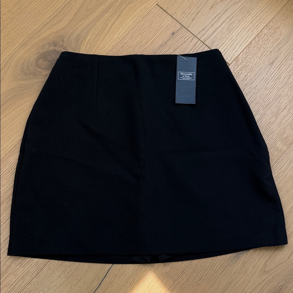 Abercrombie NWT Scarlett Mini Short